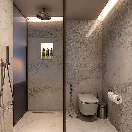 Dos Reis By The Beautique Готель 4*