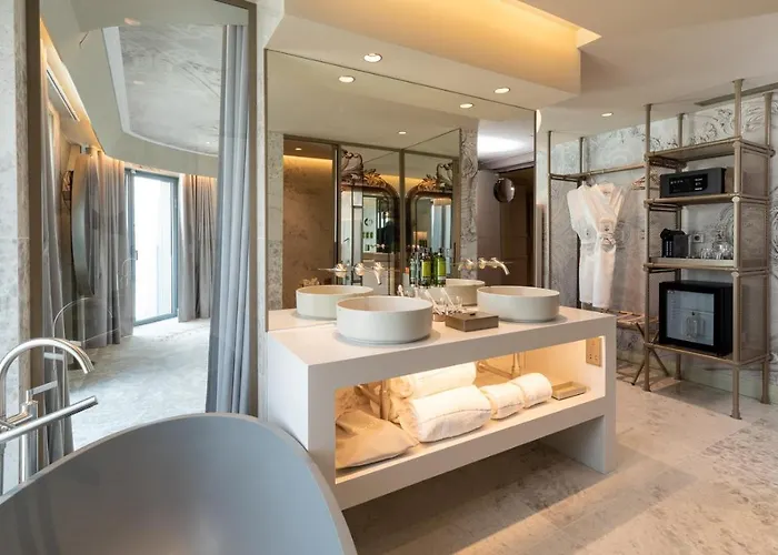 Hotel Dos Reis By The Beautique 4*