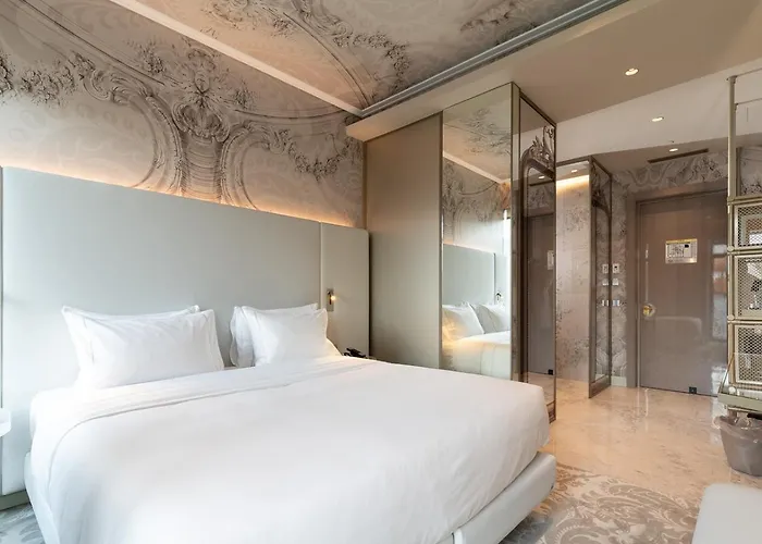 Dos Reis By The Beautique